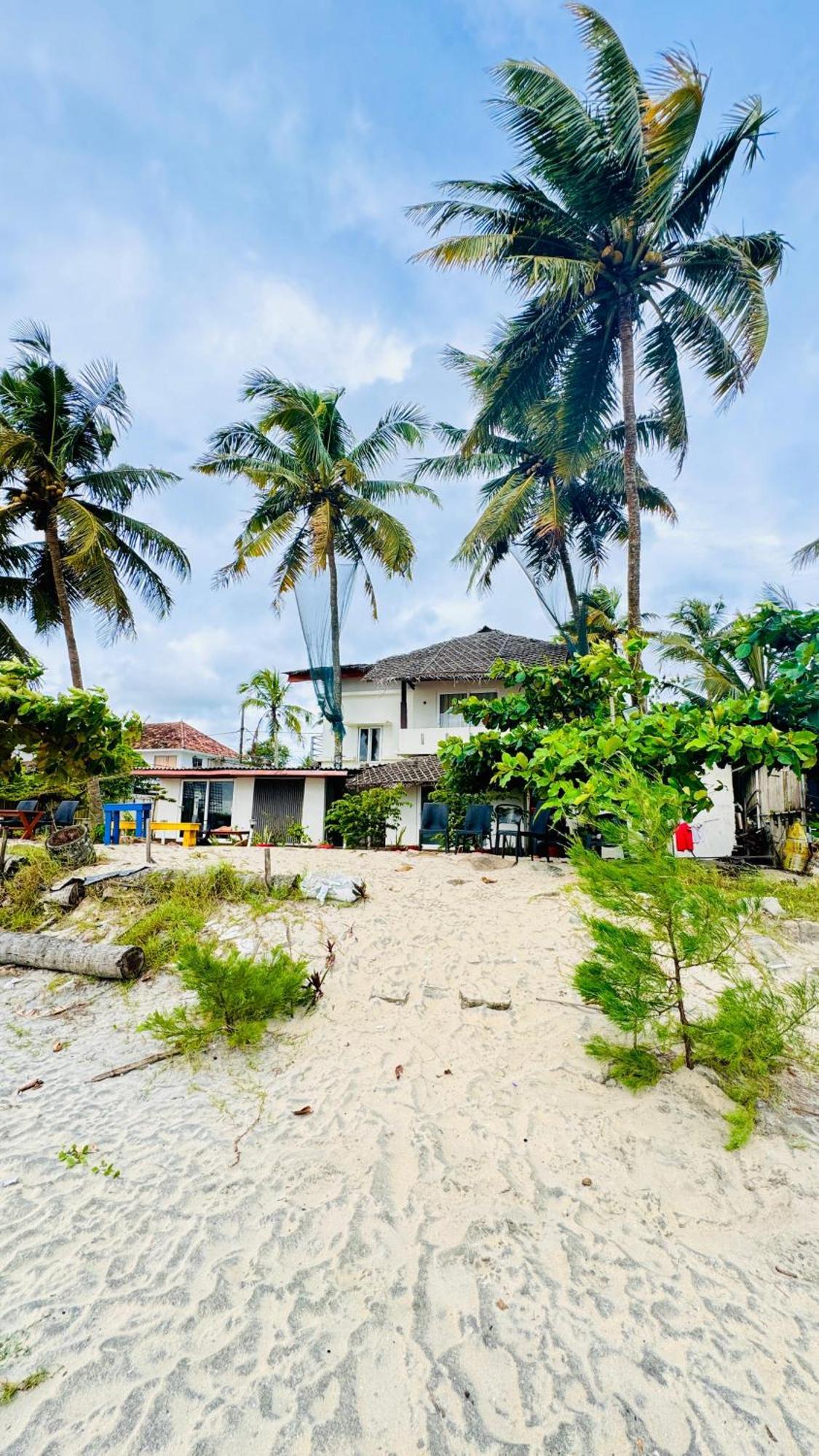 Alivious Beach Homestay Alappuzha Eksteriør bilde